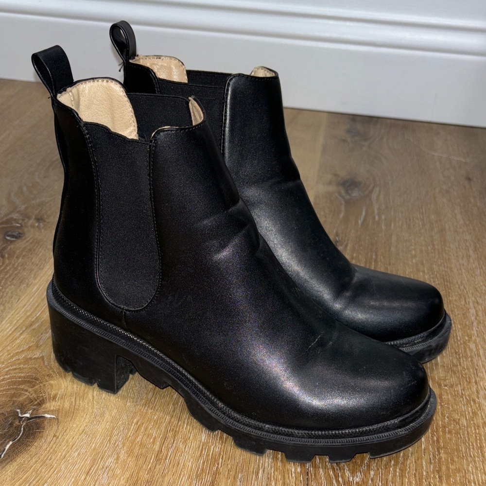 Steve Madden Black Chelsea Lug-Sole Ankle Boots
